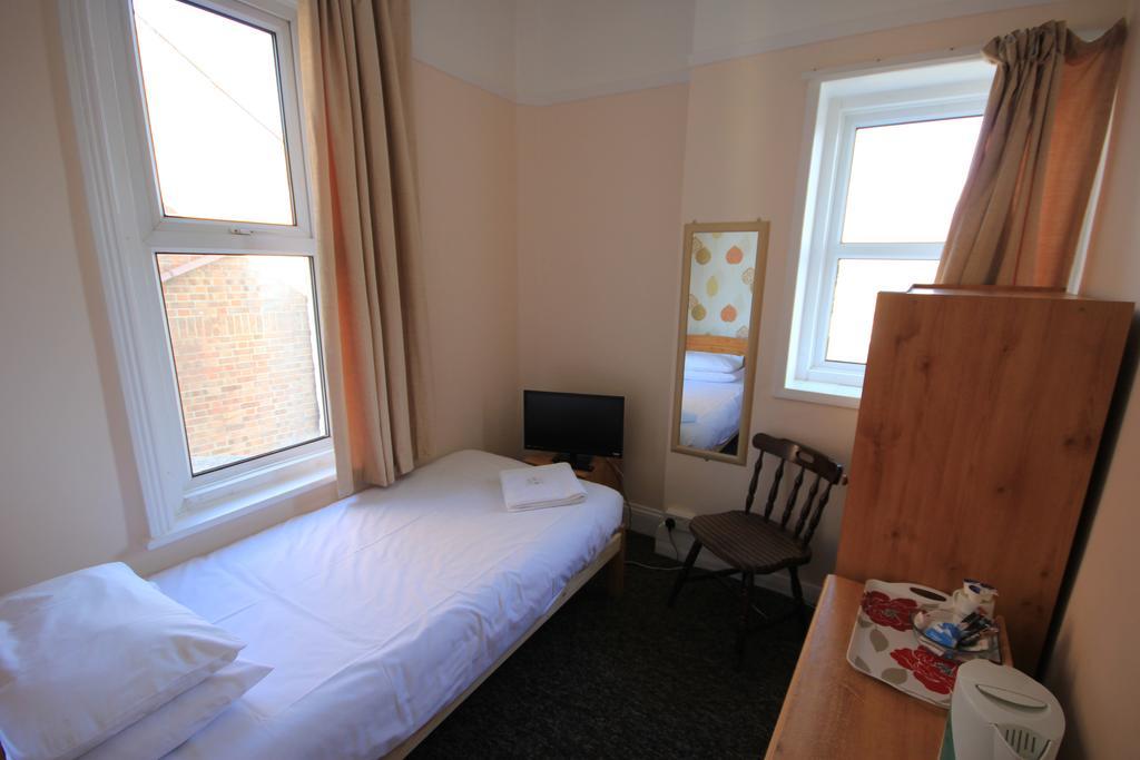 Dolphins Hotel Bournemouth Ngoại thất bức ảnh